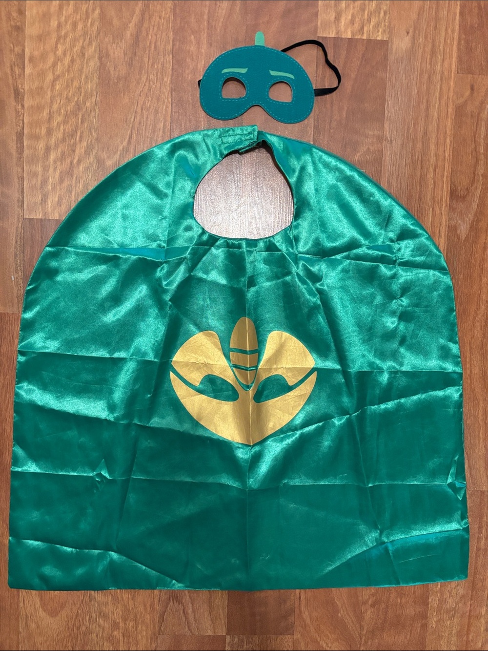 PJ Masks Gekko Cape and Mask Dress Up Set Fits Kids Size 4-6X